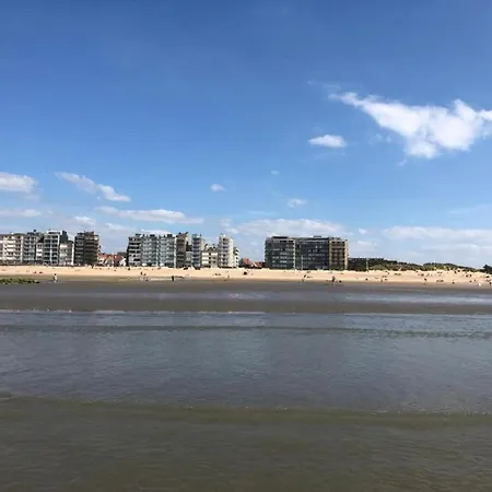 In Near The Beach, Cleaning Included Appartamento